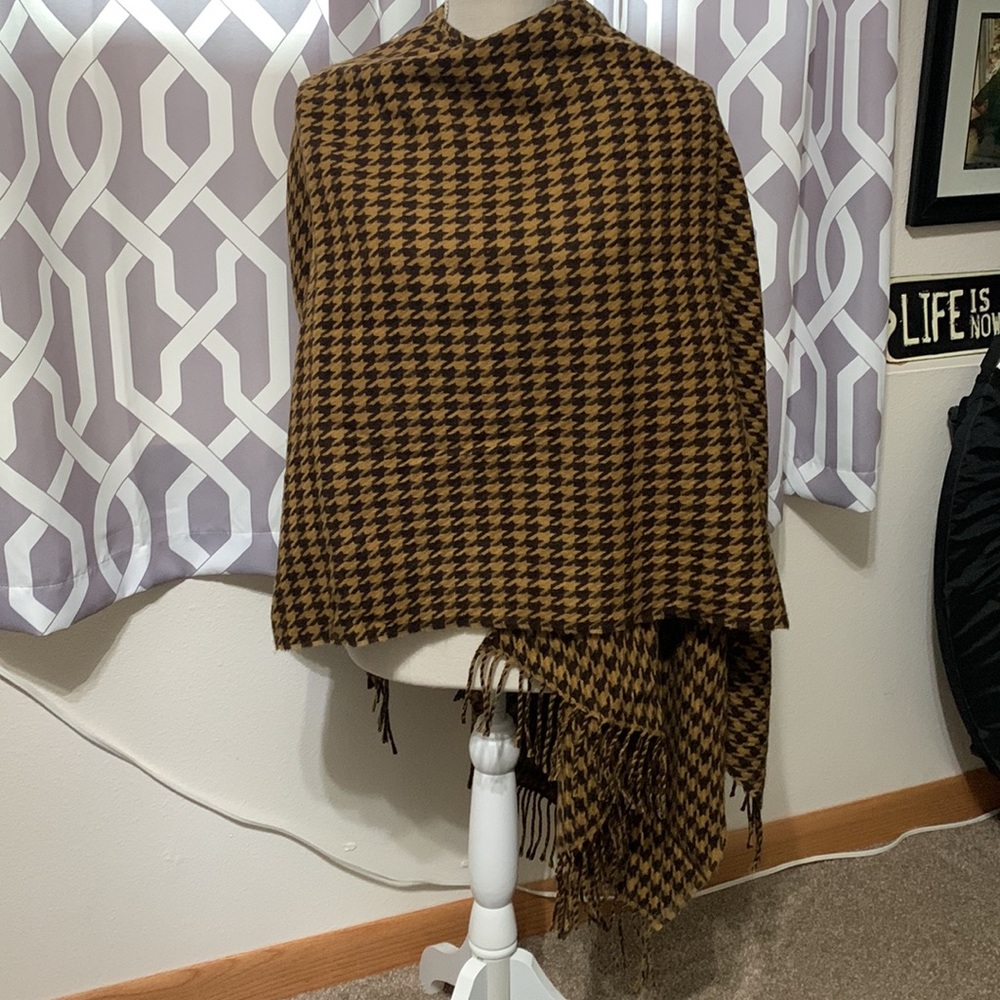 Shawl wrap - Picture 4 of 4